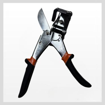 Special scissors for light strips